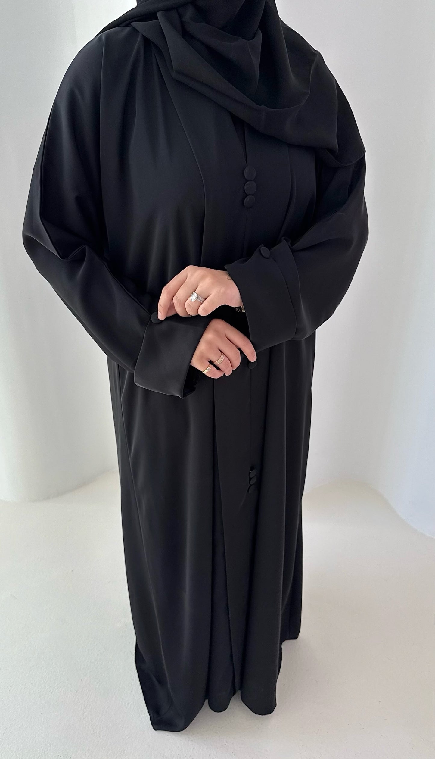 LENNA TIMELESS BLACK ABAYA